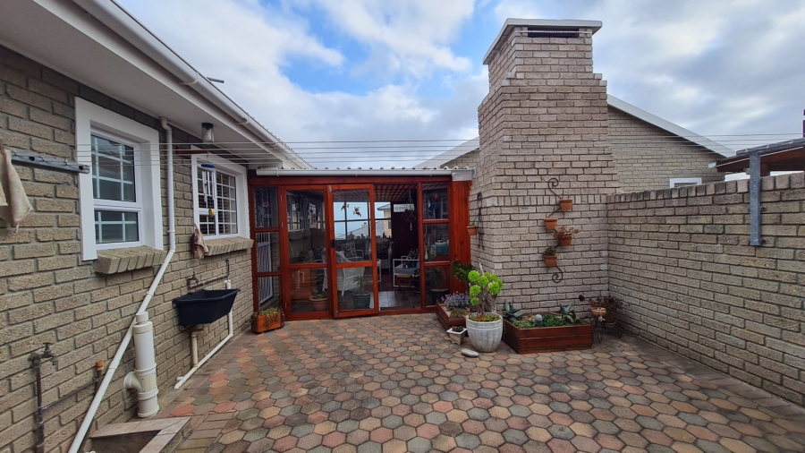 4 Bedroom Property for Sale in Dana Bay Western Cape